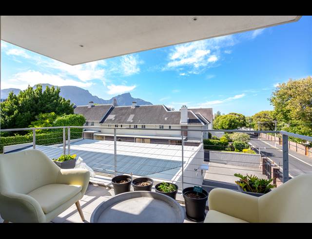 2 BEDROOM APARTMENT FOR SALE IN KENILWORTH UPPER